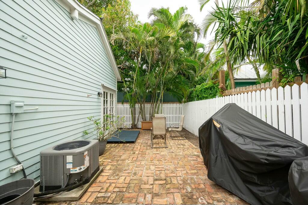 1209 William Street Unit: 7