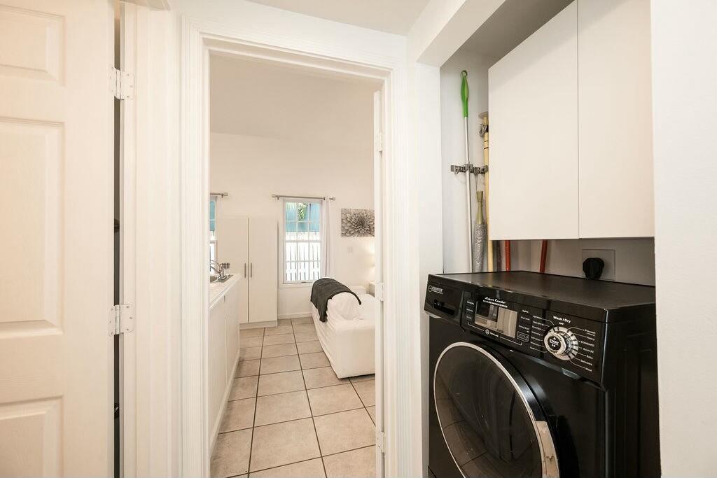 1209 William Street Unit: 7