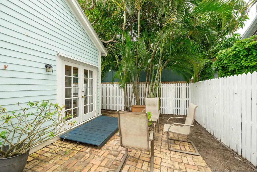 1209 William Street Unit: 7