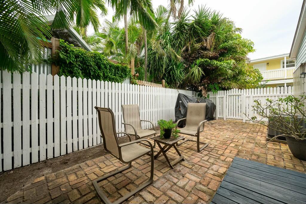 1209 William Street Unit: 7