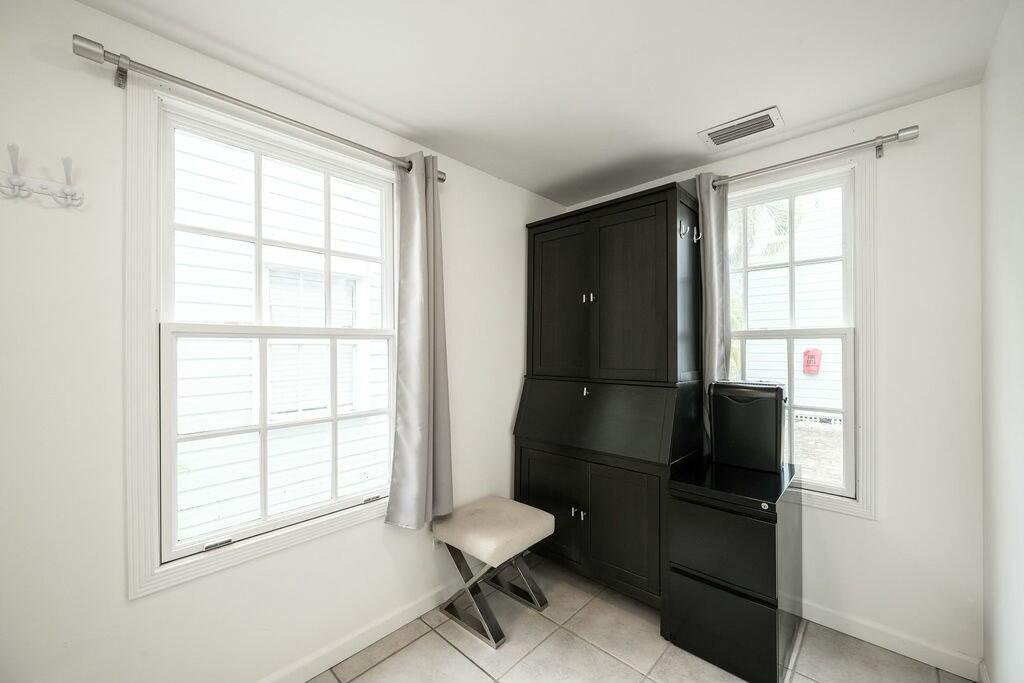 1209 William Street Unit: 7