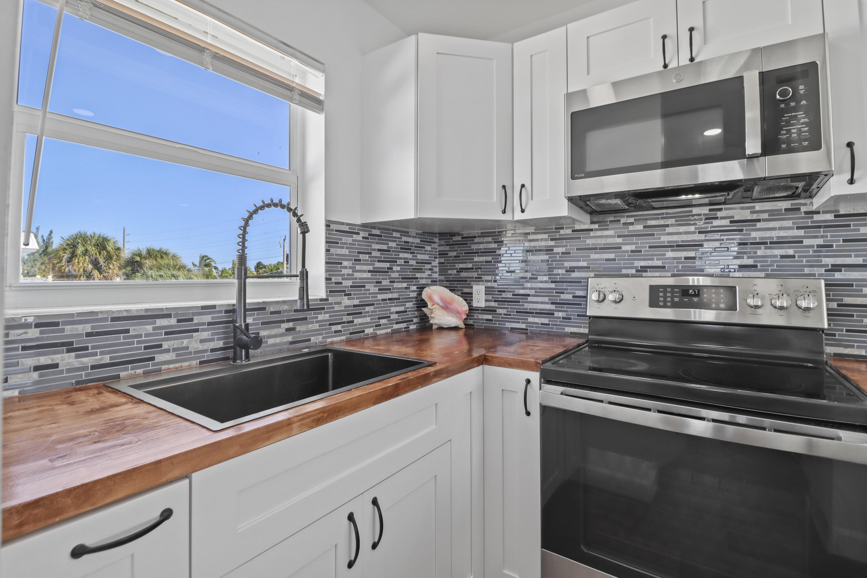 201 Coppitt Road Unit: 301A