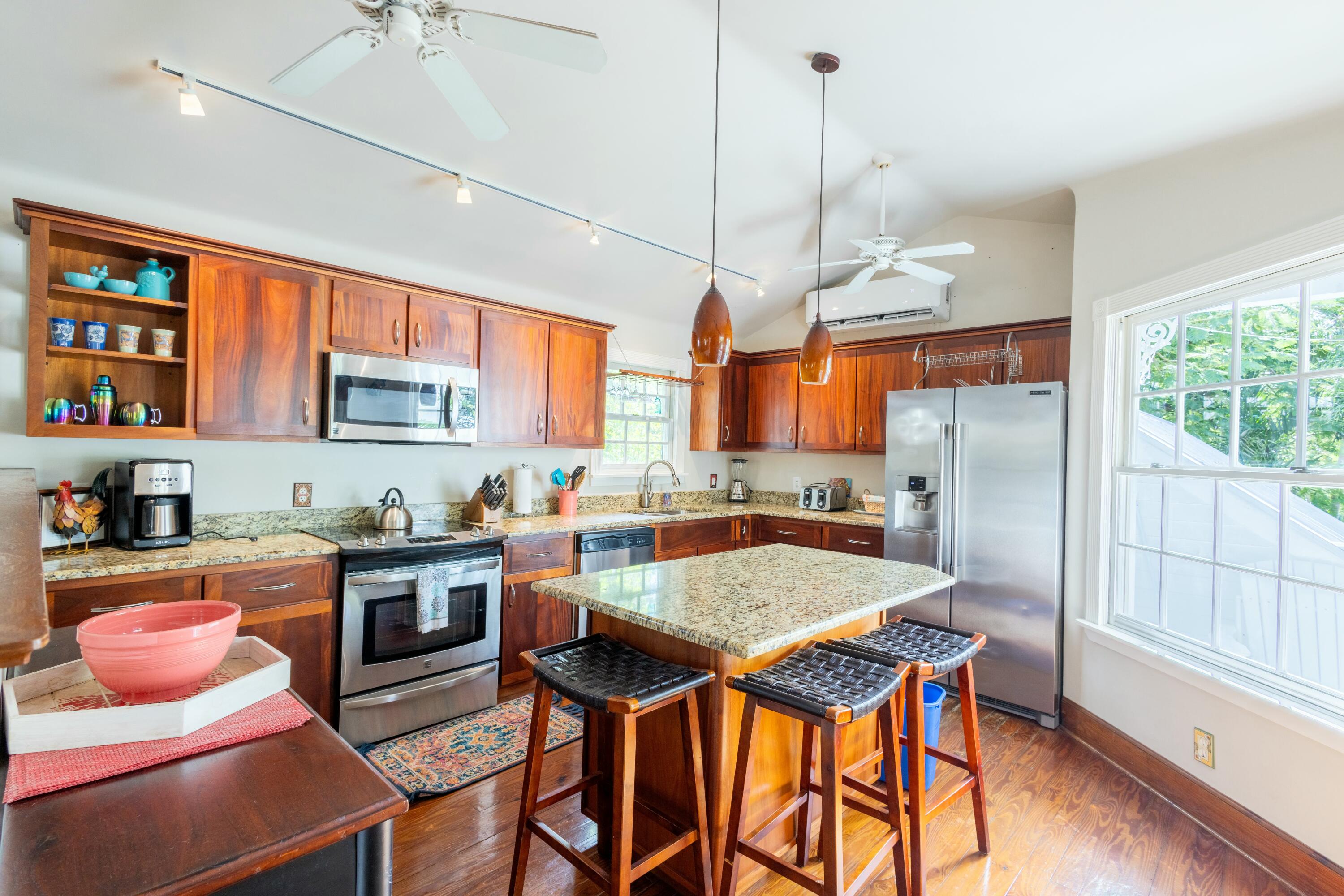 1033 Catherine Street