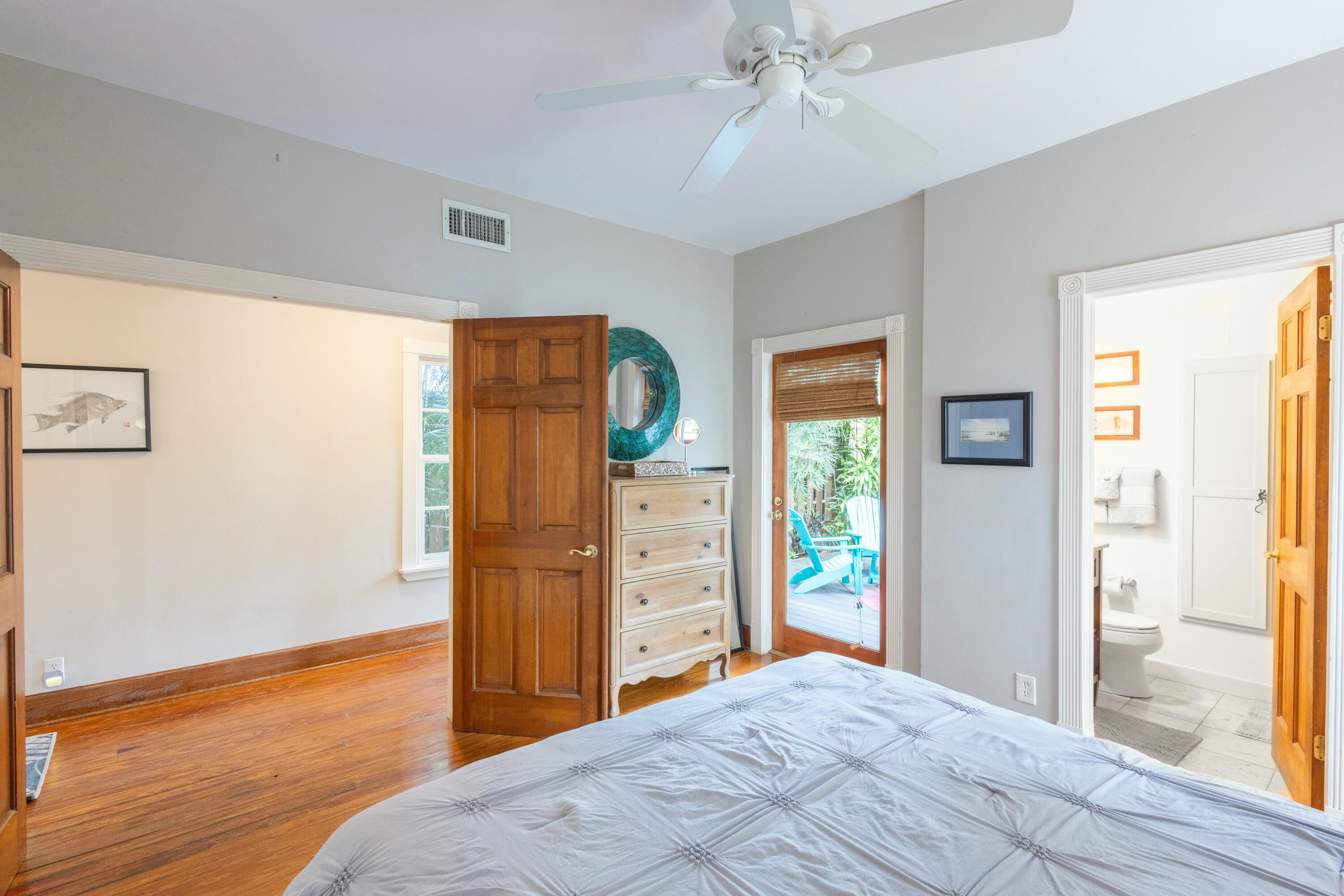 1033 Catherine Street