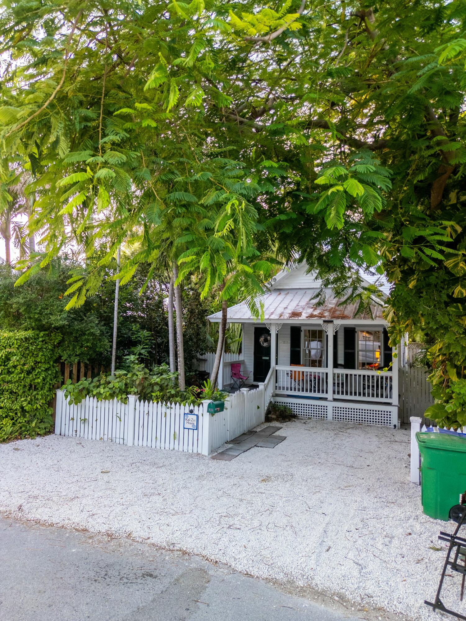 1033 Catherine Street