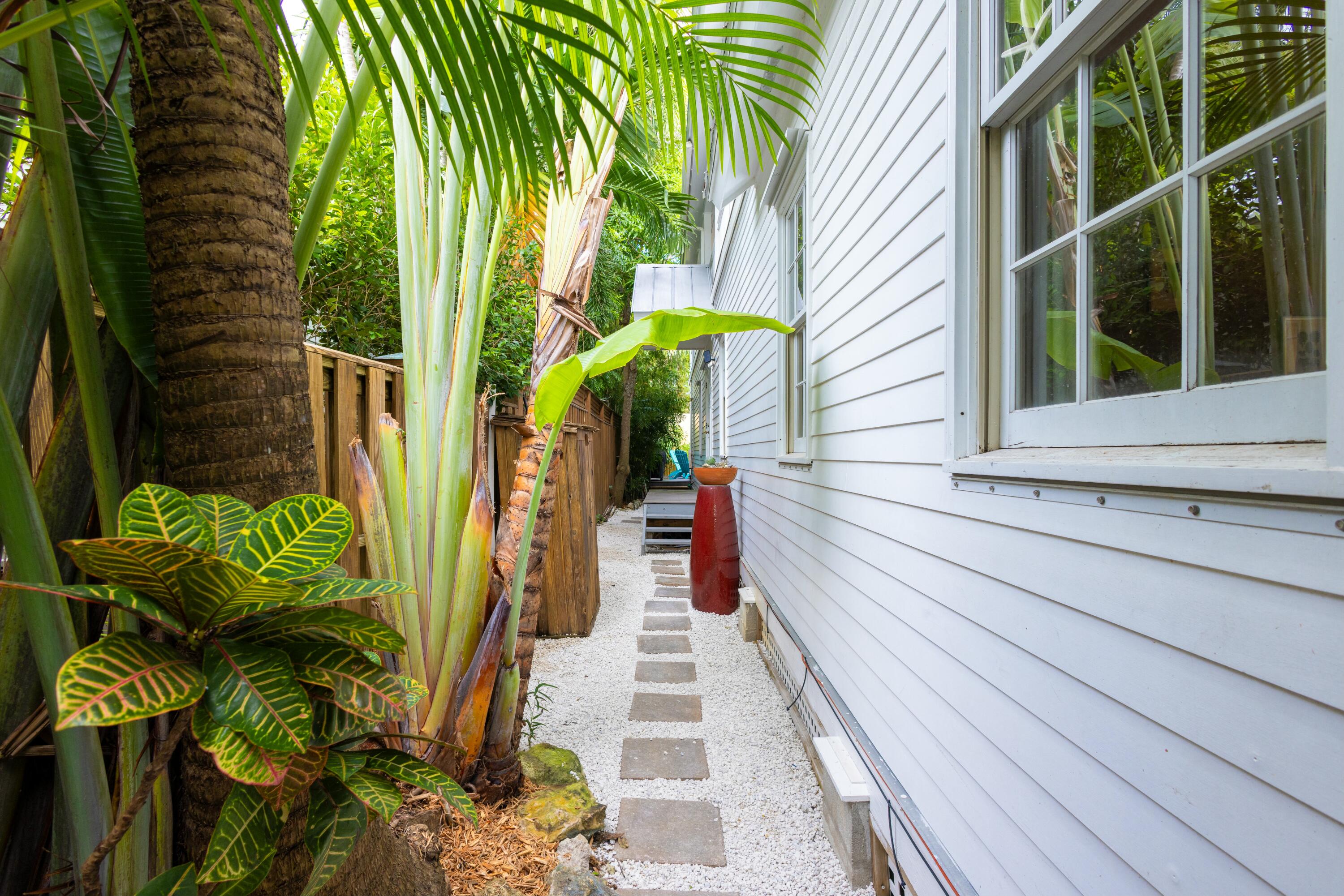 1033 Catherine Street