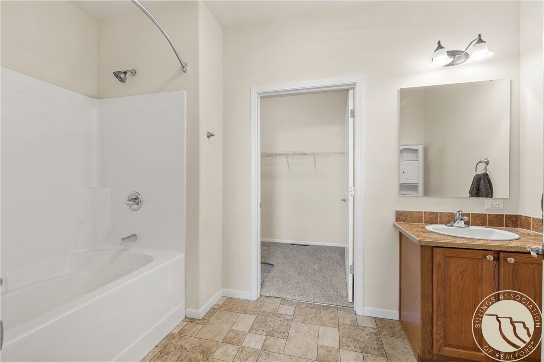 1538 Twin Oaks DRIVE