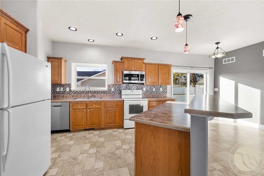 1538 Twin Oaks DRIVE