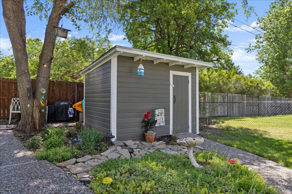 2721 Glenwood Lane