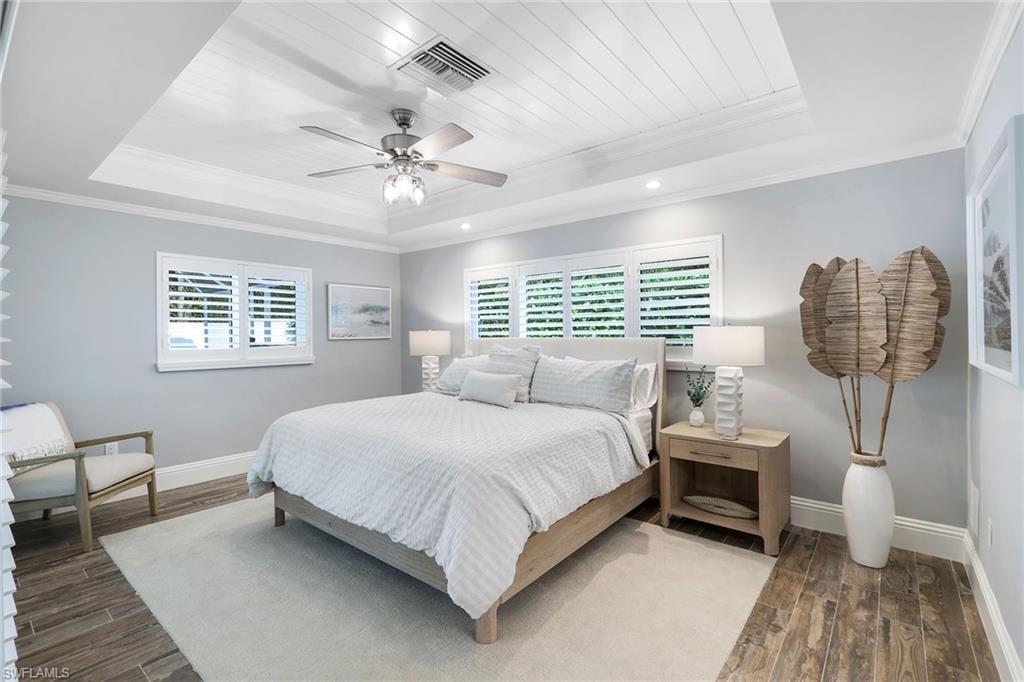 655 Park Shore DR