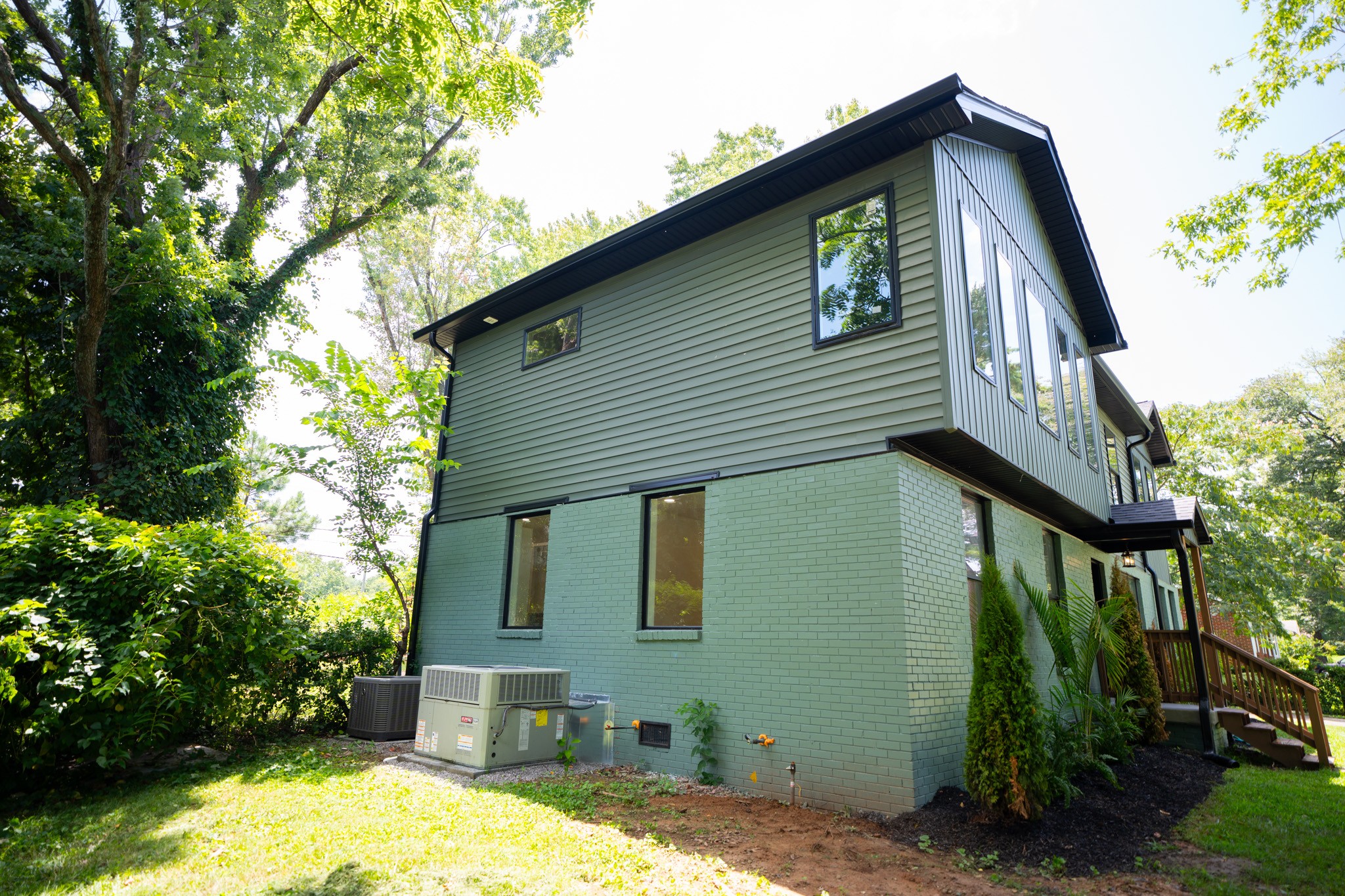 5033 Collinwood Dr