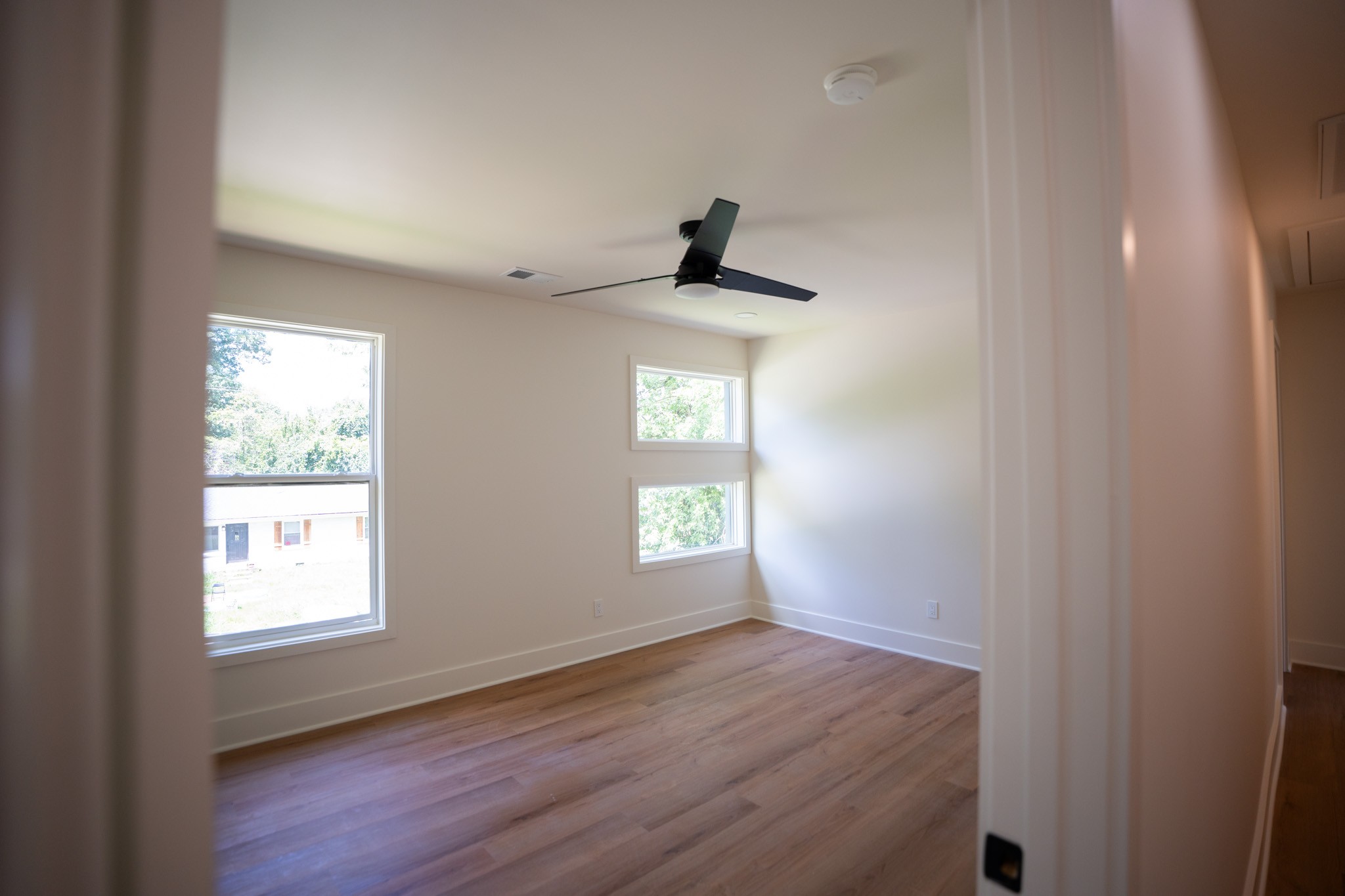 5033 Collinwood Dr