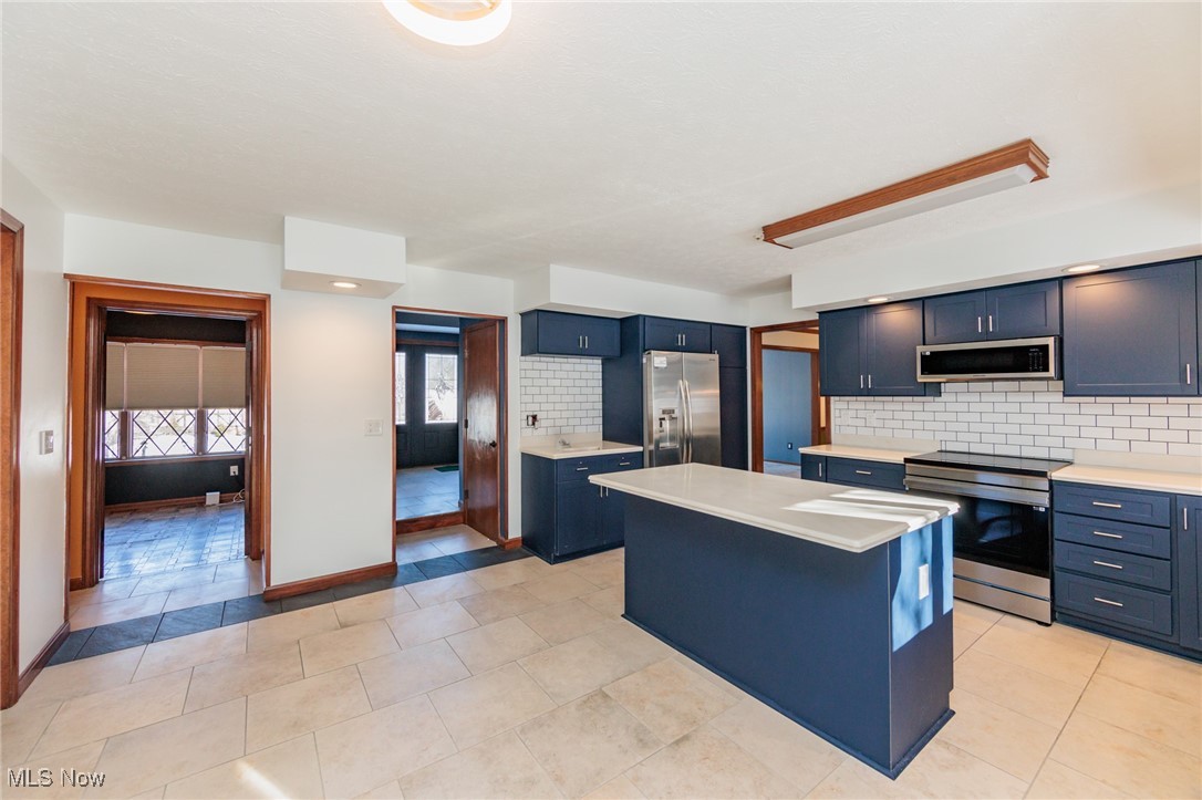6631 Queens Way