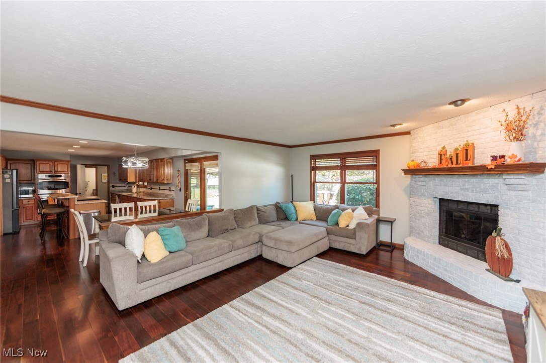 18987 Laurell Circle