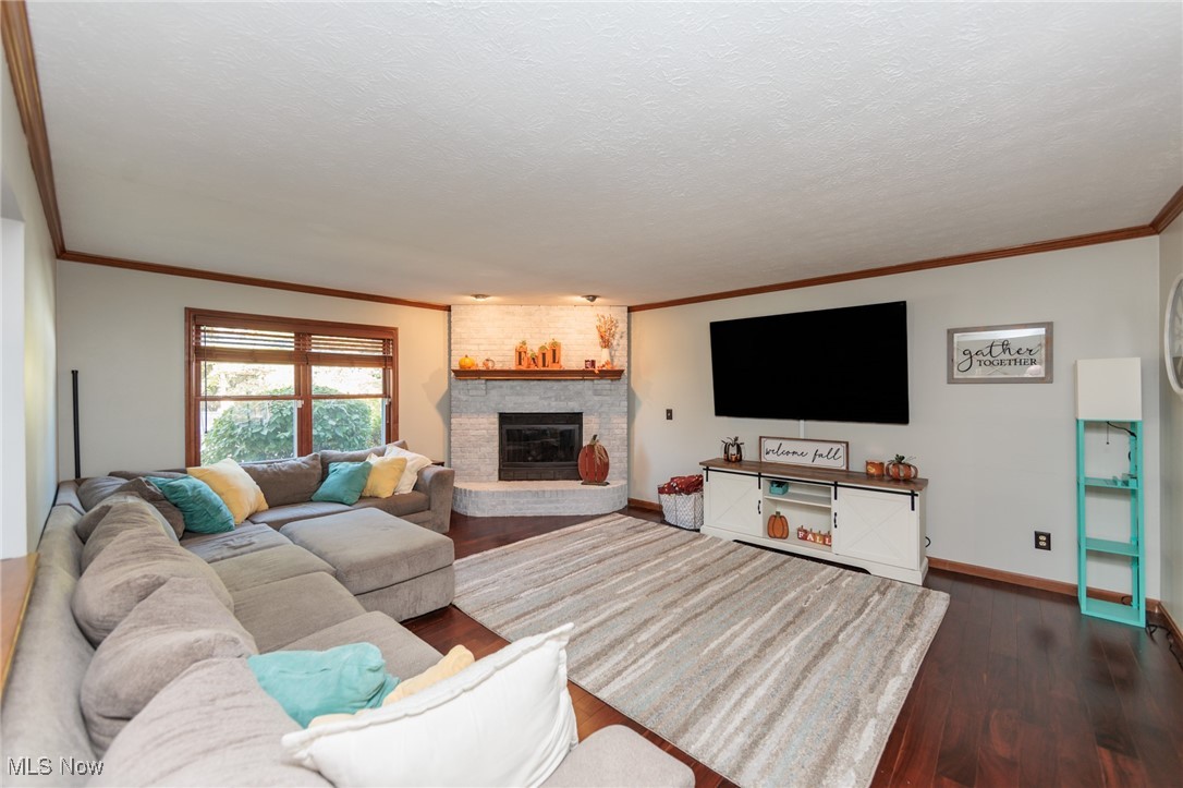 18987 Laurell Circle