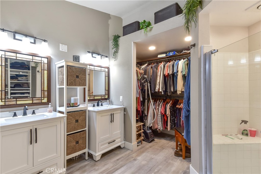 5866 Ridgegate Drive