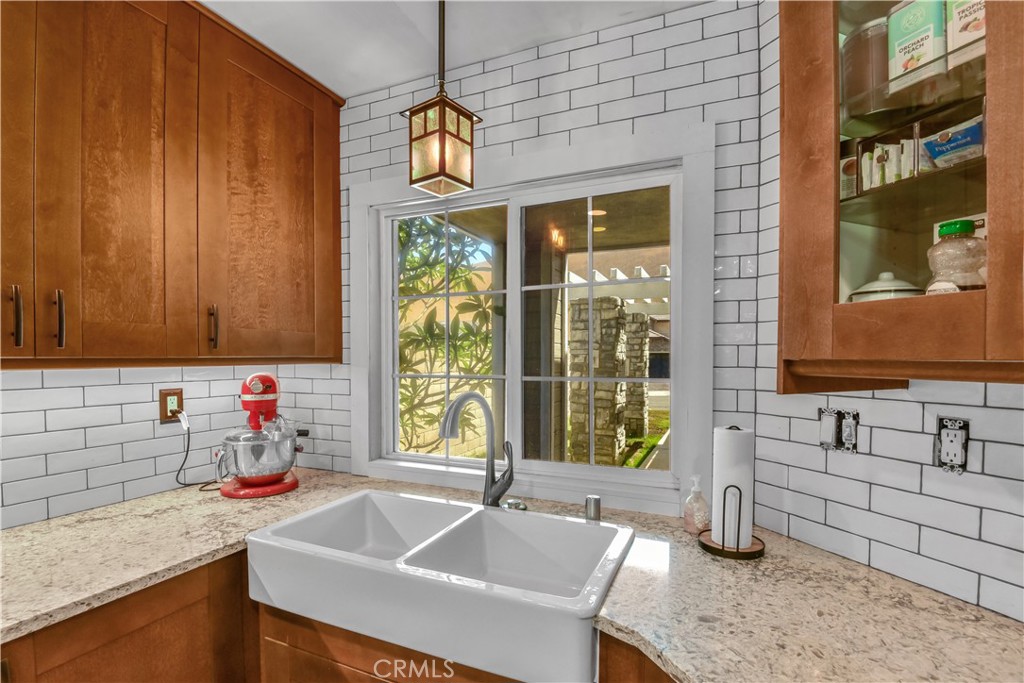 5866 Ridgegate Drive
