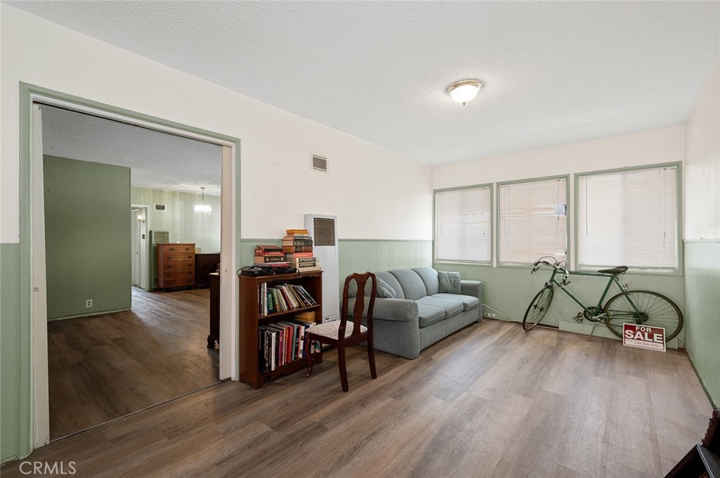 904 E Juanita Avenue