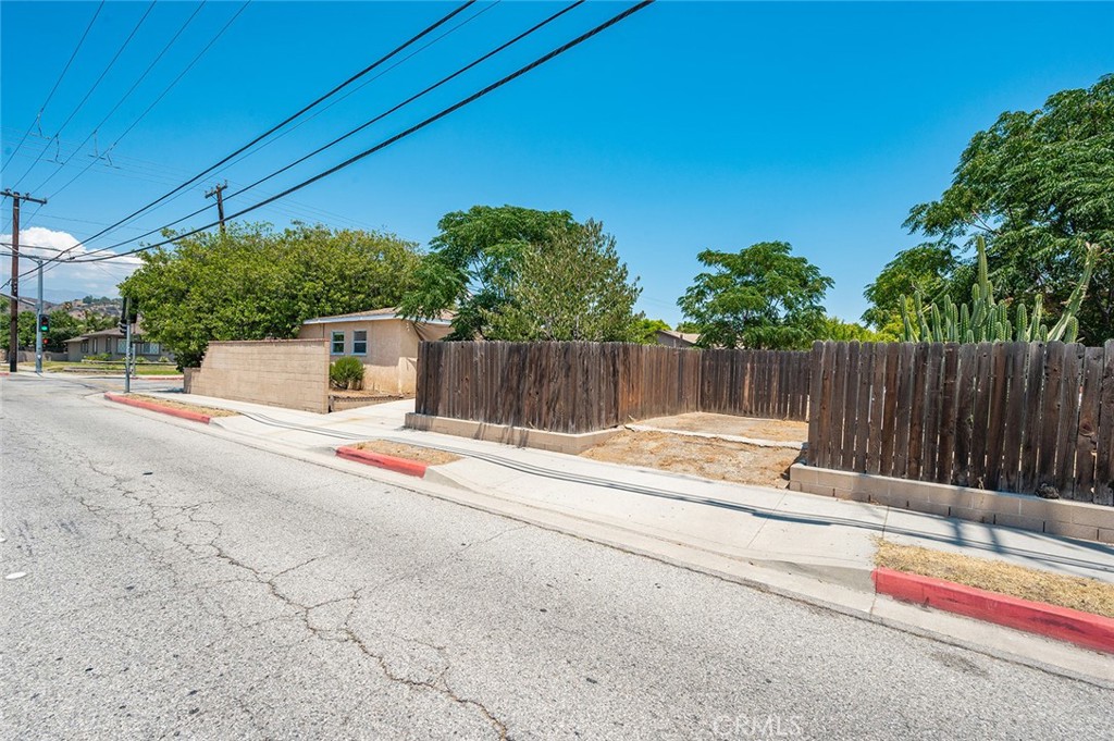 904 E Juanita Avenue