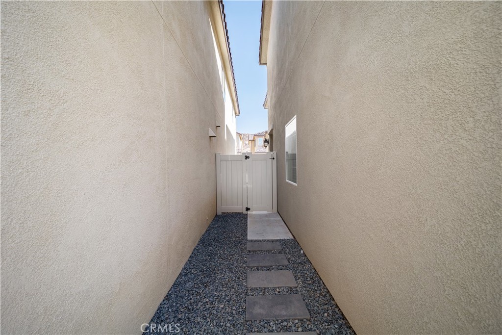 27452 Moonstone Place