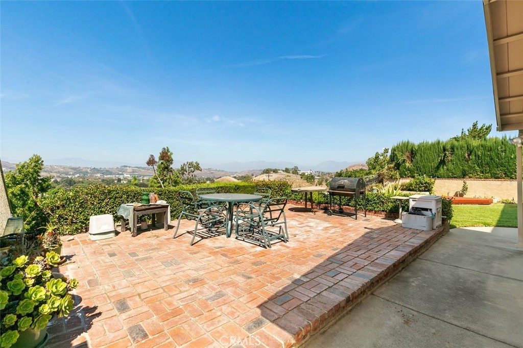 1049 Flintlock Road