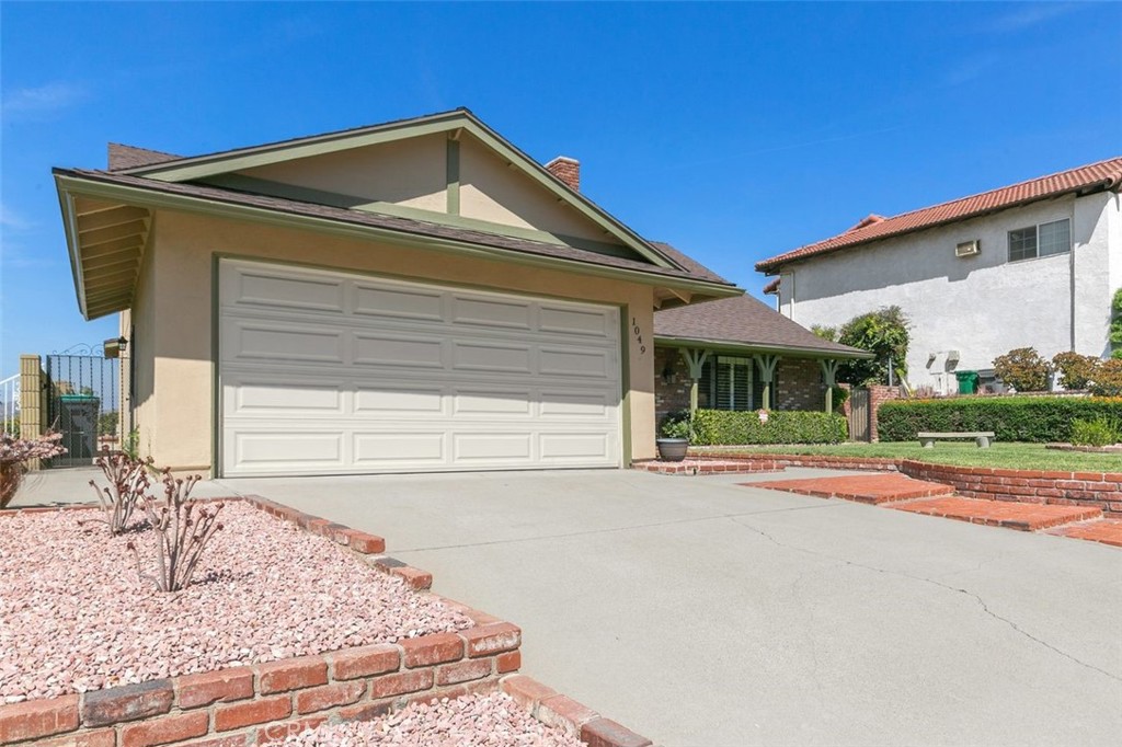 1049 Flintlock Road