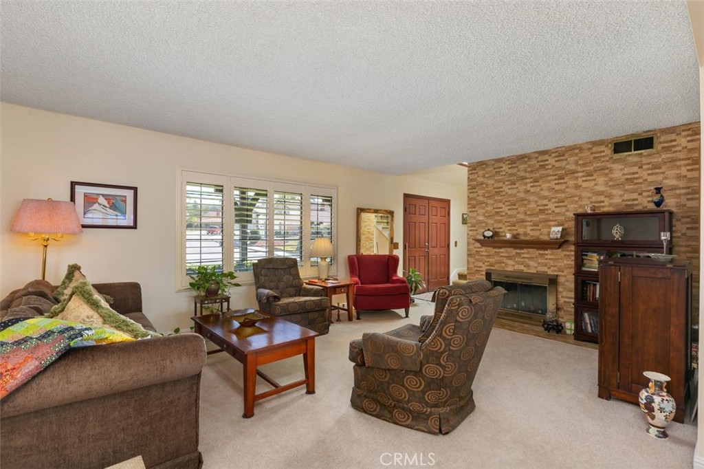 1049 Flintlock Road