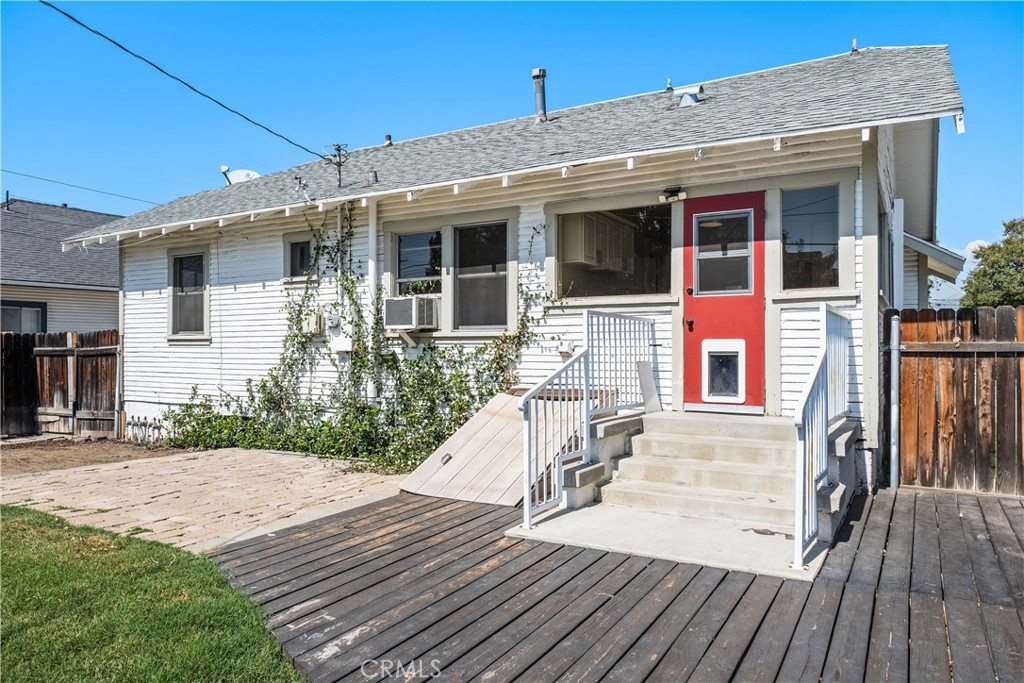 318 E Italia Street