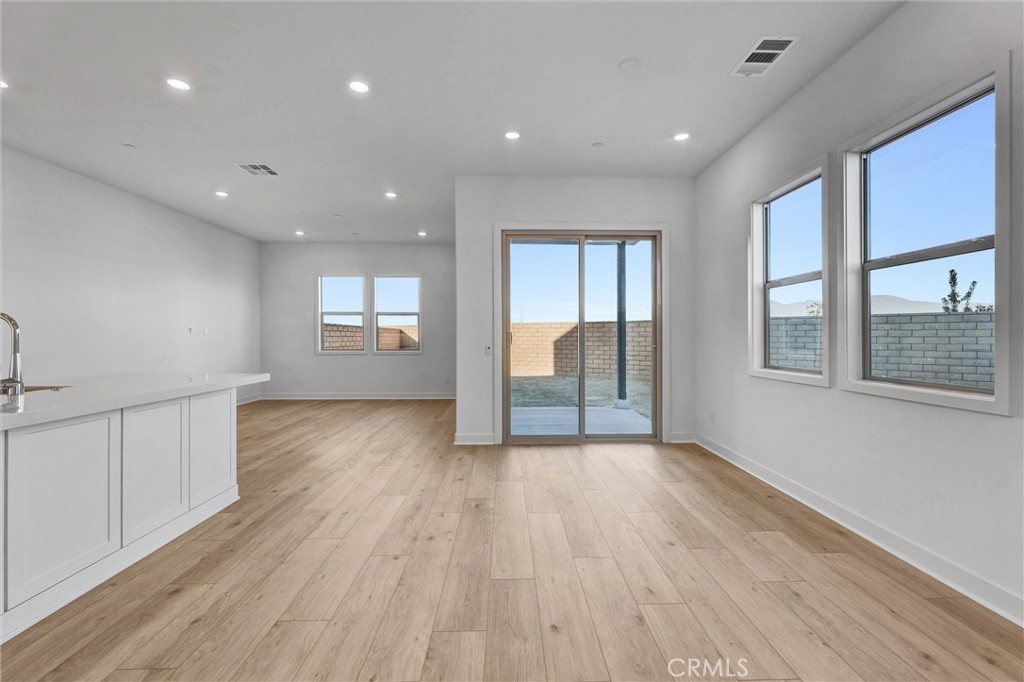 905 Poppy Court Court