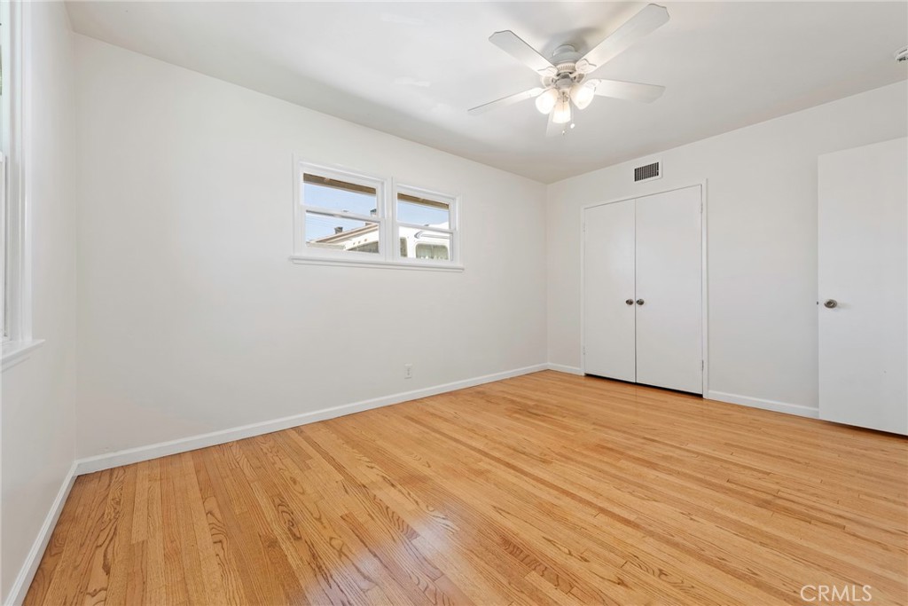 883 E Leadora Avenue