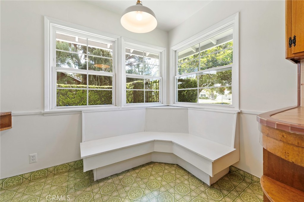 883 E Leadora Avenue