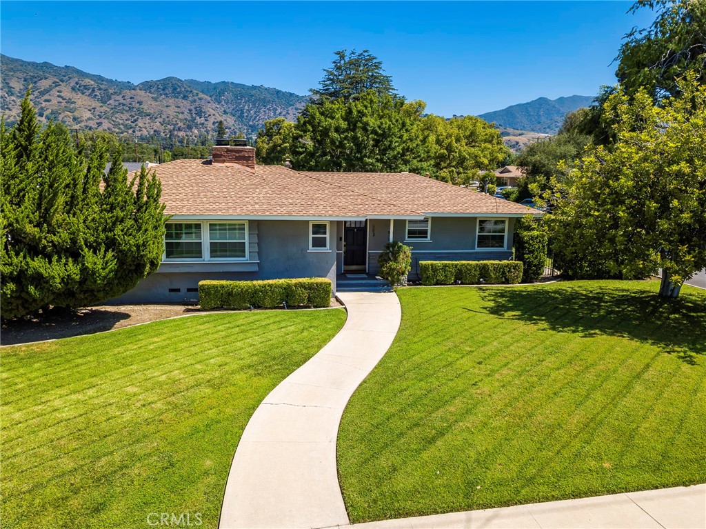883 E Leadora Avenue