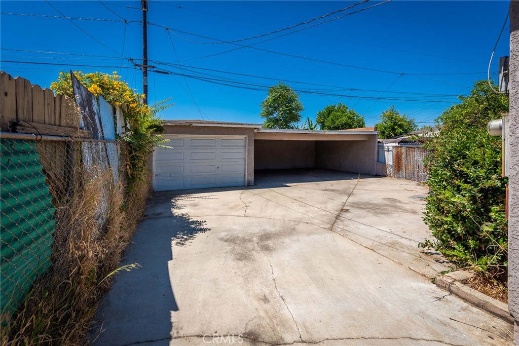 1132 E 65th Street