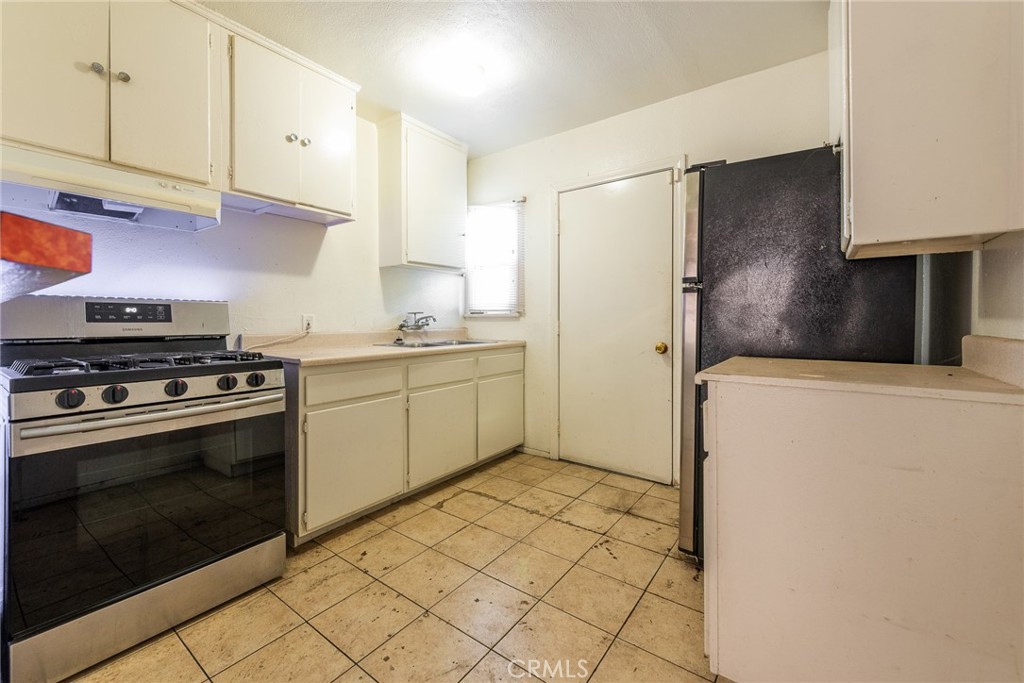 1132 E 65th Street