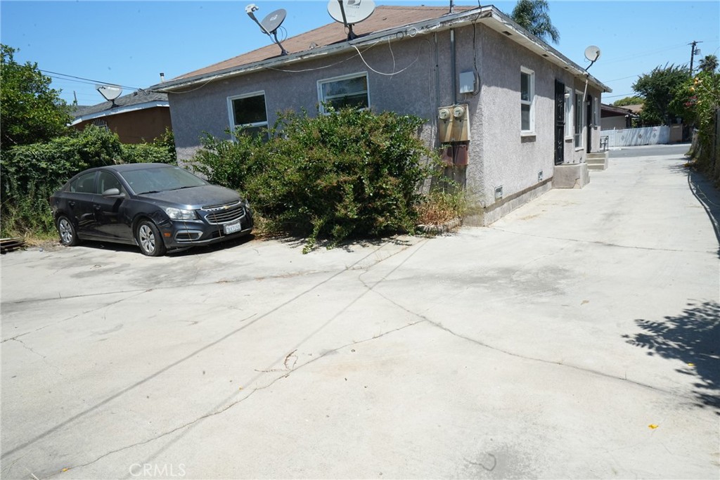 1132 E 65th Street