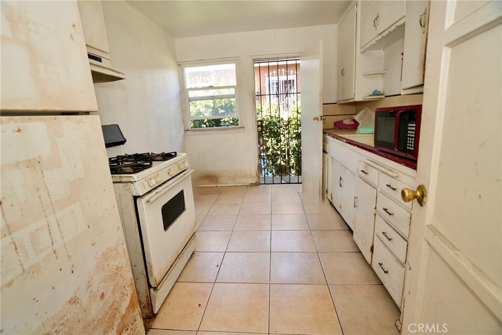 1132 E 65th Street
