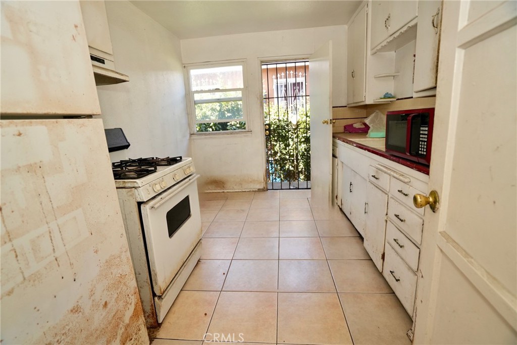 1132 E 65th Street