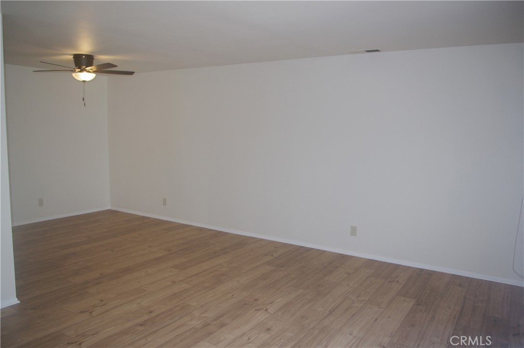 5548 Welland Avenue 3