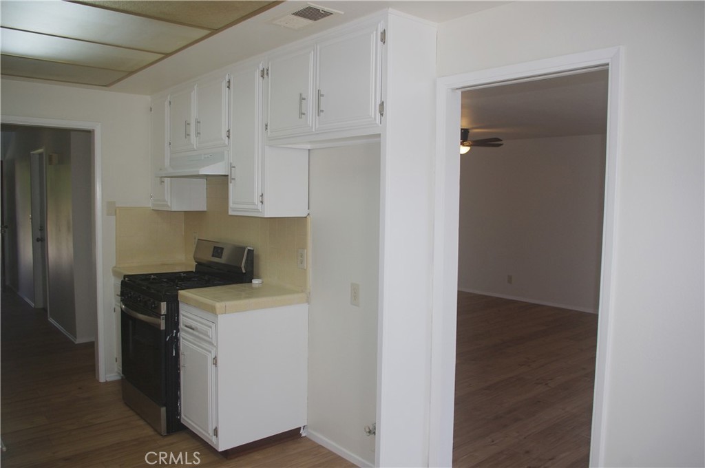 5548 Welland Avenue 3