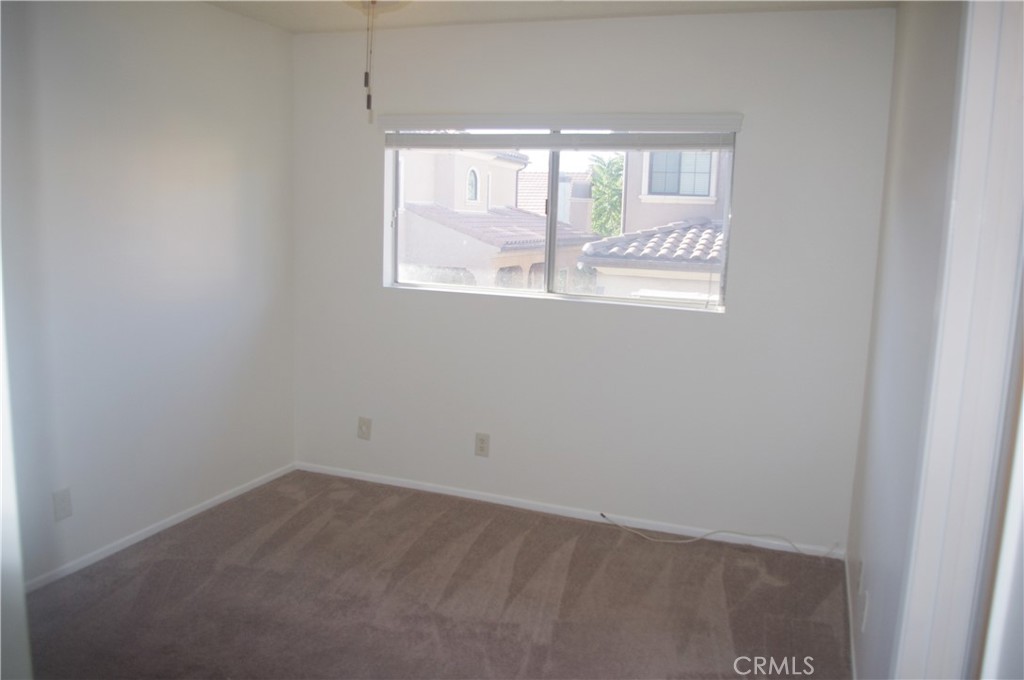 5548 Welland Avenue 3