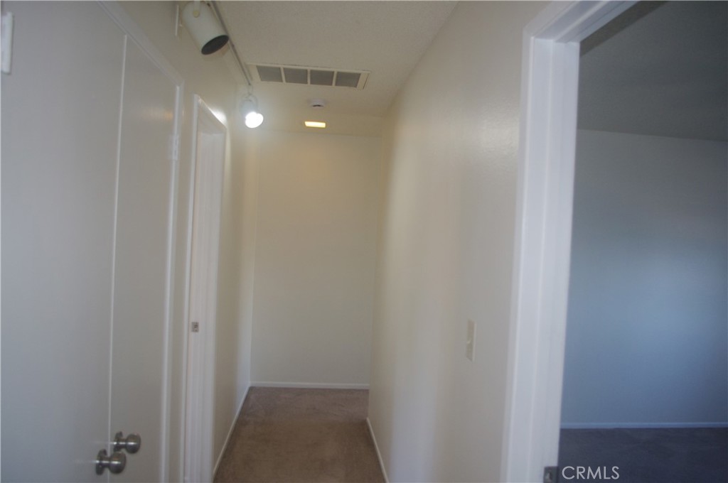 5548 Welland Avenue 3