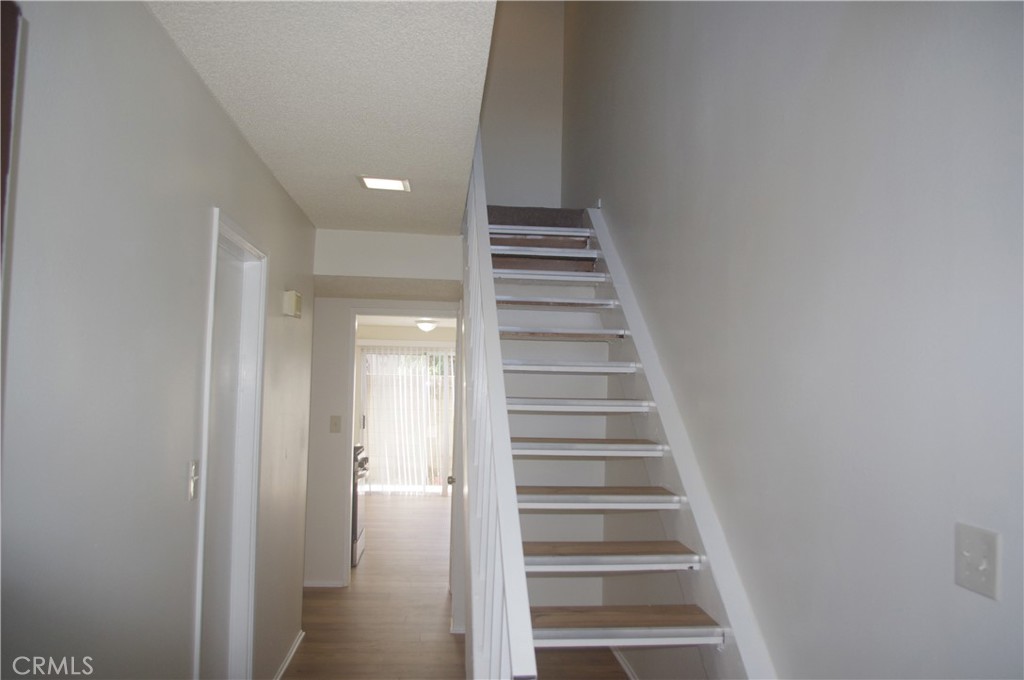 5548 Welland Avenue 3