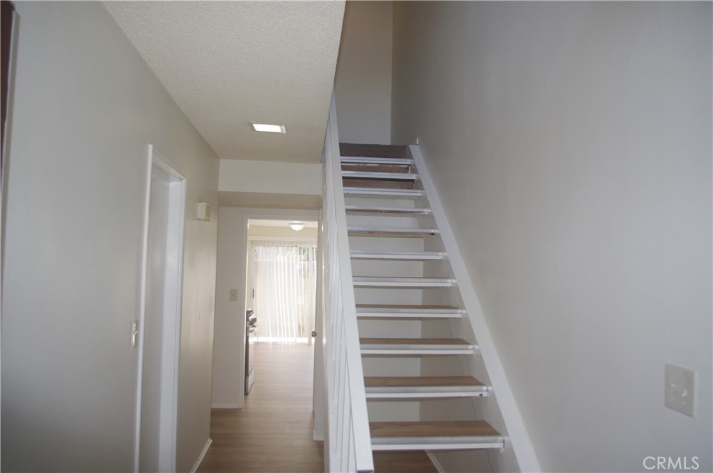 5548 Welland Avenue 3