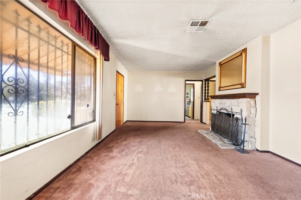 207 Los Angeles Avenue