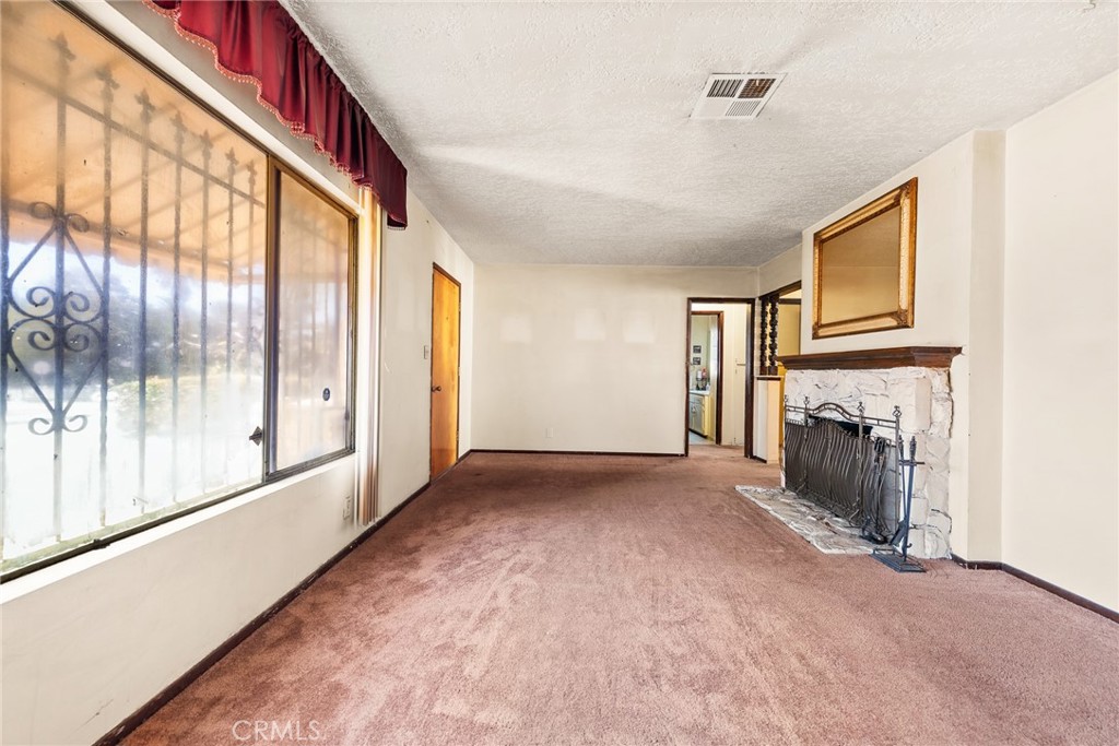 207 Los Angeles Avenue