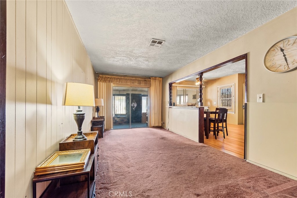 207 Los Angeles Avenue