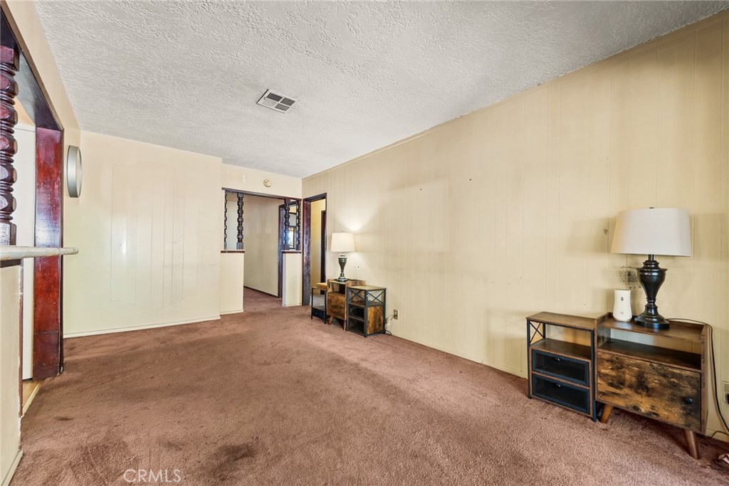 207 Los Angeles Avenue