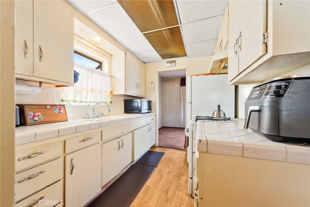 207 Los Angeles Avenue