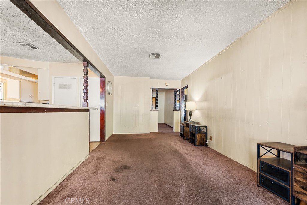 207 Los Angeles Avenue