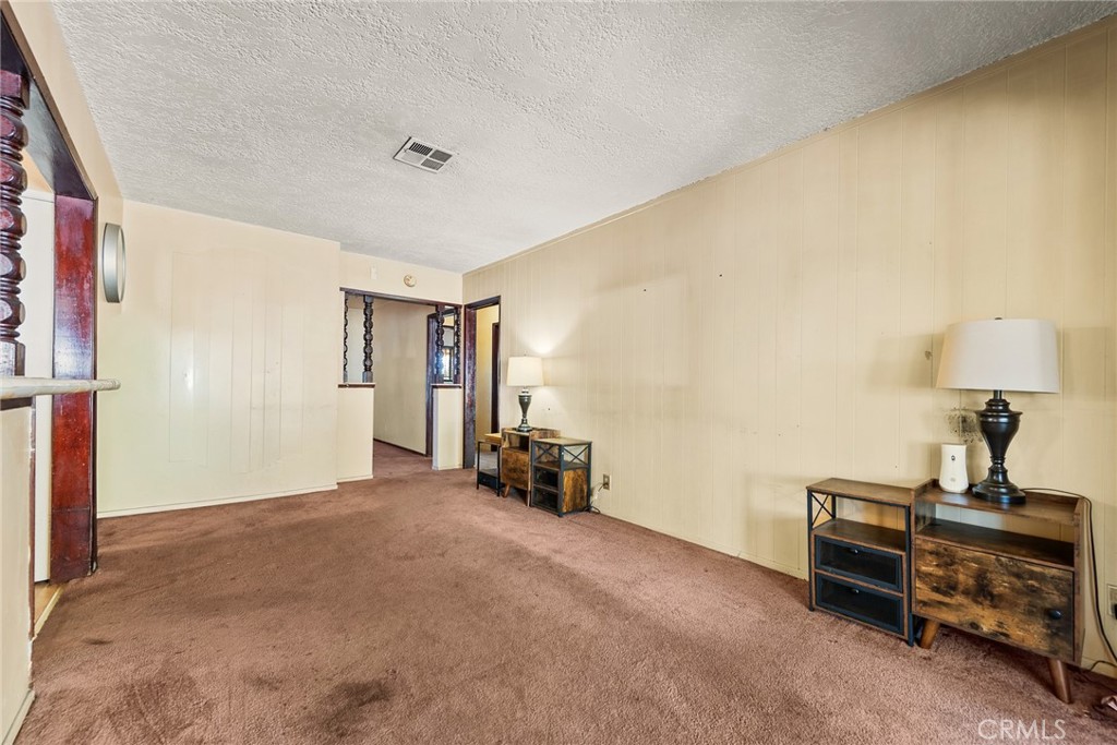 207 Los Angeles Avenue